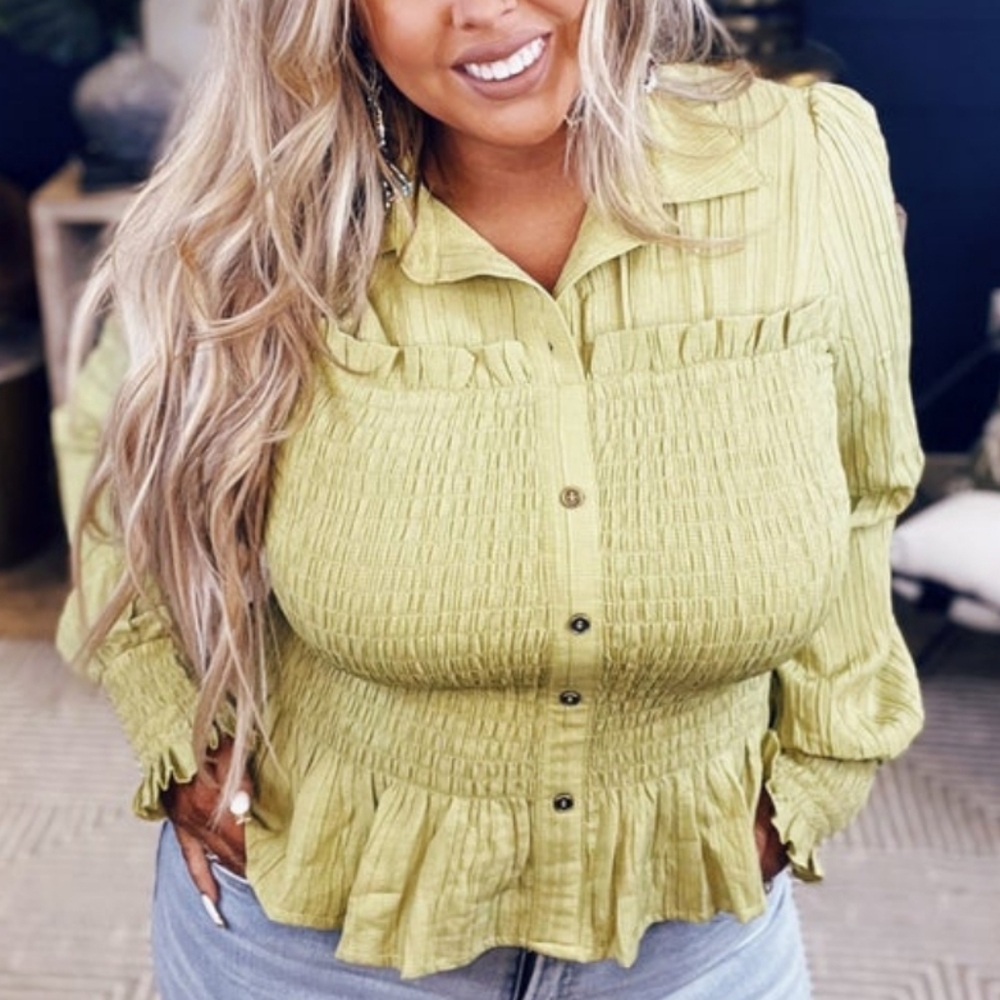 NWT Kiwi Green Peplum Ruffle Smocked Top Button Down GiGiO Darling Sz L